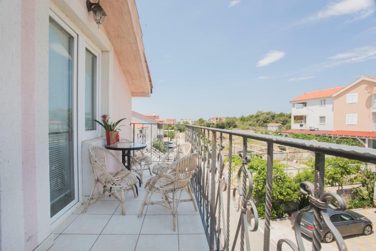 Apartmani Jarak Rogoznica  Exterior photo